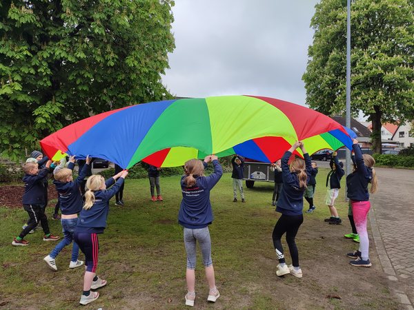Feuerwusel beim Spiel mit dem Schwungtuch